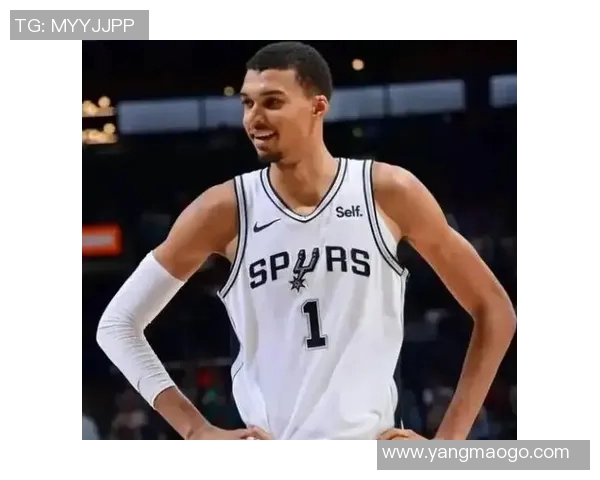 马刺宣布签下自由球员布鲁思-布朗,加强内线深度 马刺宣布签下自由球员布鲁思-布朗,加强内线深度